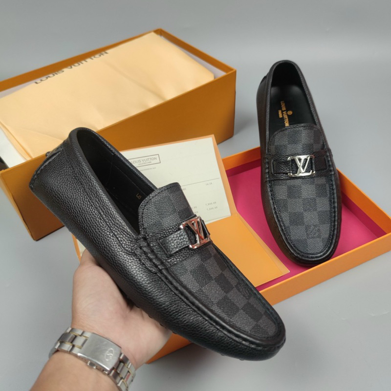 Giày lười nam L.V hoạ tiết caro trẻ trung,khuy trắng nổi bật, da bò thật, có video quay tại shop