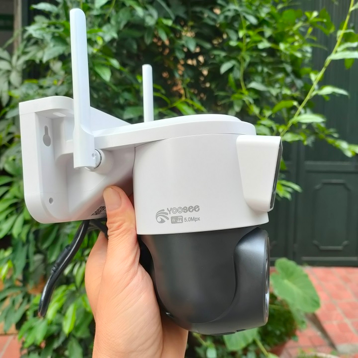 Camera yoosee ngoài trời xem 2 mắt 5.0Mpx siêu nét, góc rộng, đàm thoại 2 chiều, có màu ban đêm