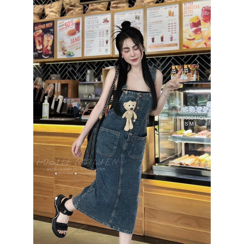 Đầm yếm jean dáng dài kèm gấu sang trọng VIENS STORE