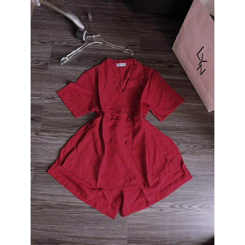 Set đồ bộ thiết kế quần đùi ống rộng đai cao có túi và áo sơ mi vest tay ngắn form dài ôm eo, vải tuyết mưa đứng dáng