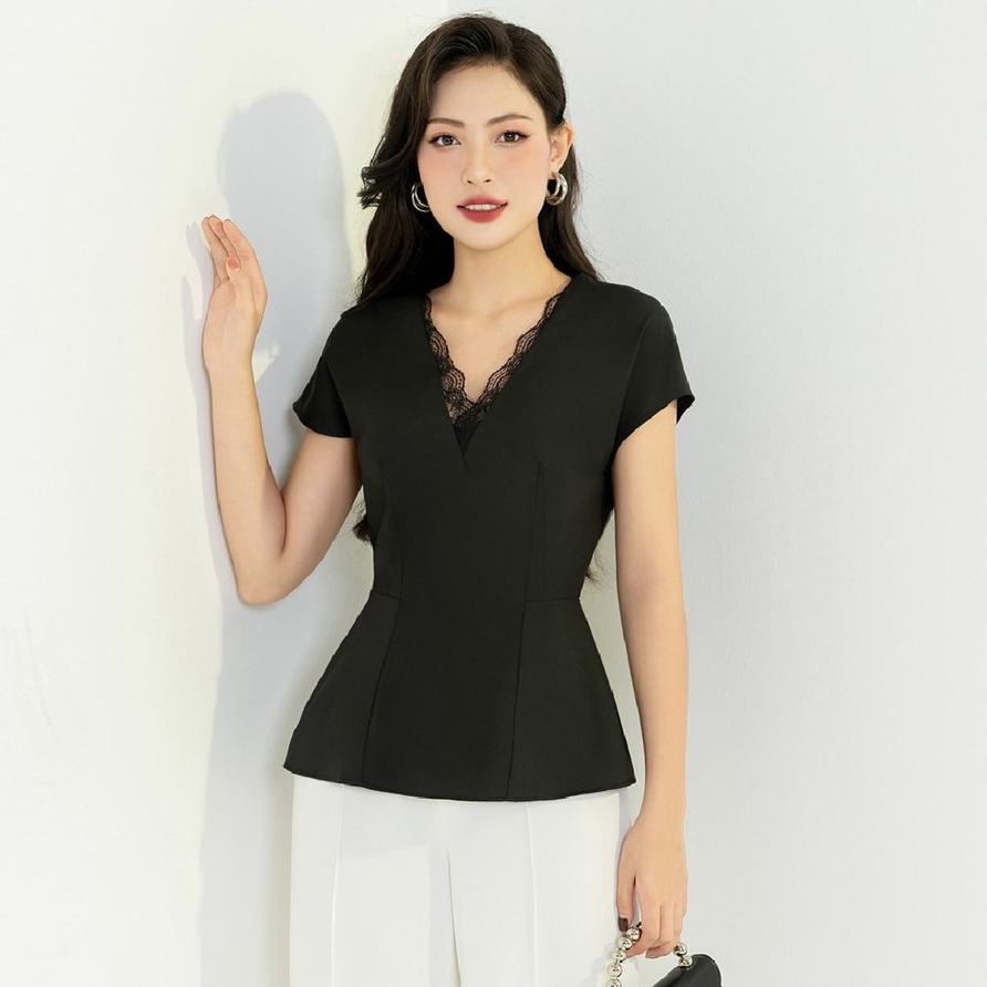 Áo peplum tay liền cổ V phối ren HeraDG thiết kế trên chất liệu Tuytsi cao cấp mềm mại thoáng mát SAKBC2054