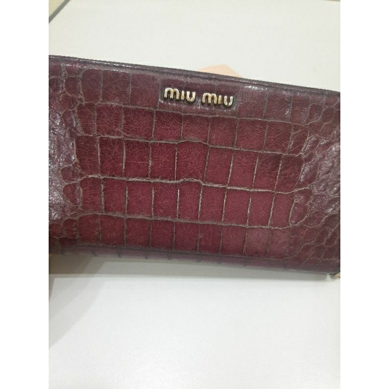 Ví dài Miumiu màu đỏ