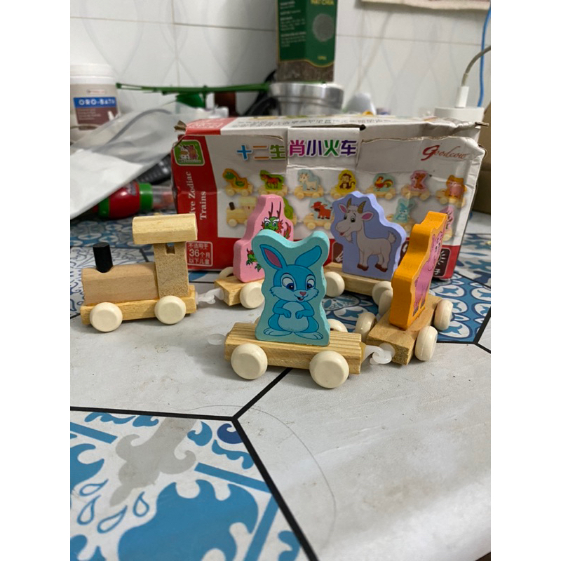 Thanh lý Đoàn tàu gỗ 12 con giáp cho bé