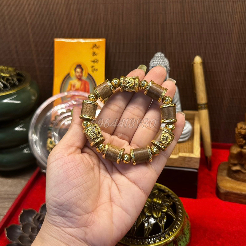 Vòng đeo tay nam trầm hương bọc 18k kèm đầu rồng sang trọng