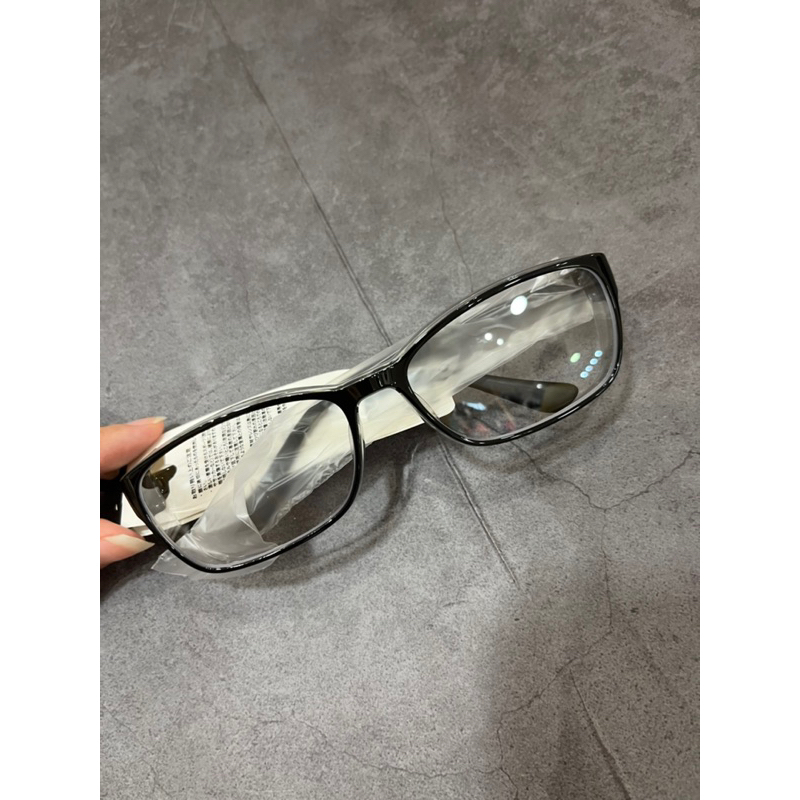 Kính uniqlo chính hãng