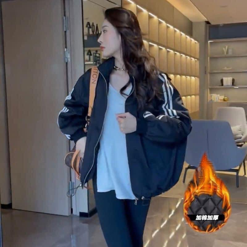 Áo khoác gió 3 sọc mặc được 4 mùa