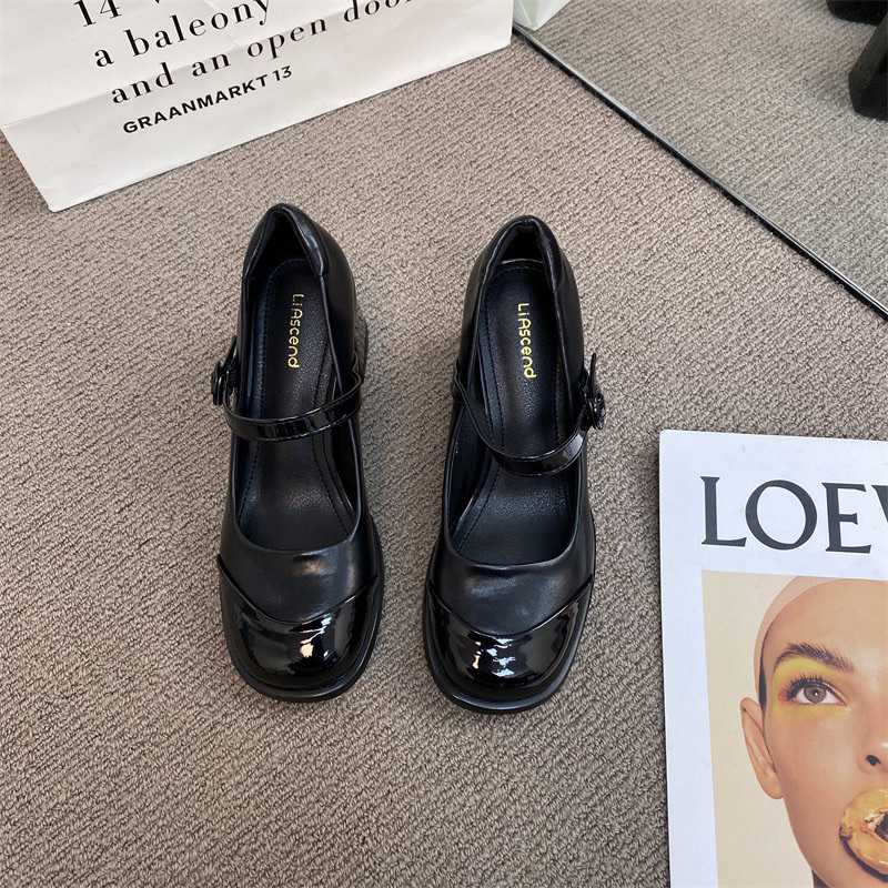Giày mary Jane phối mũi da bóng mẫu mới bộ sưu tập Xuân hè 2023