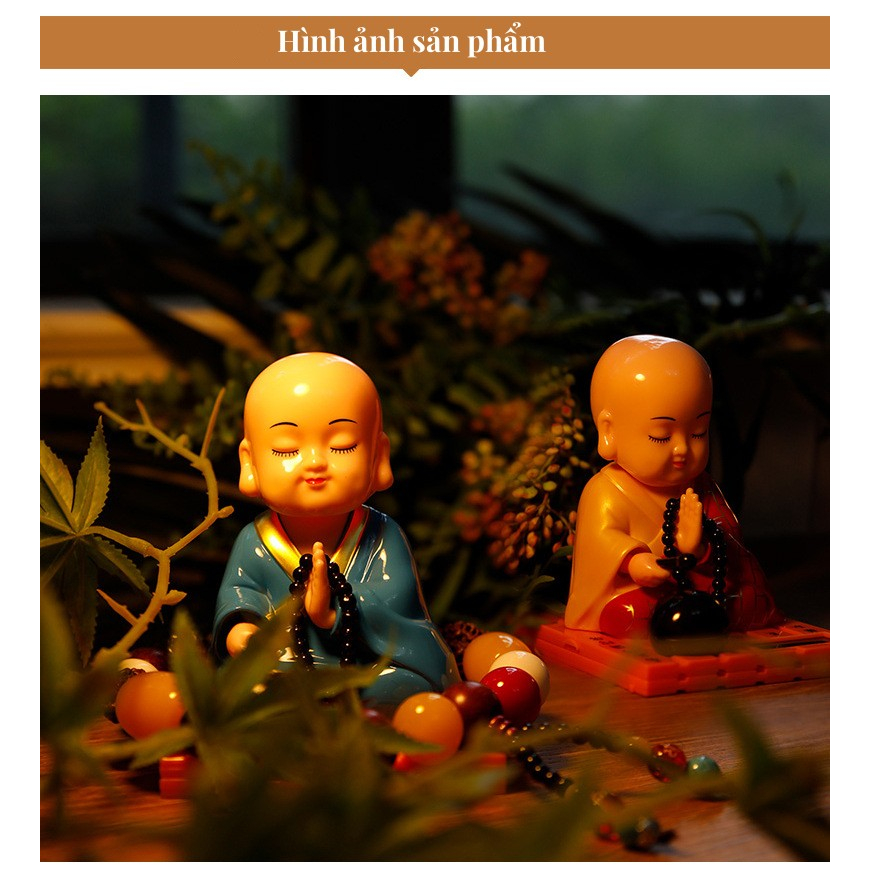 Tượng phật chú tiểu gõ mõ tụng kinh để taplo trang trí xe hơi ô tô