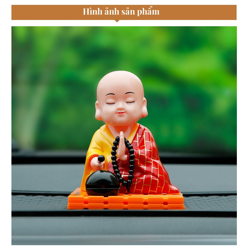 Tượng phật chú tiểu gõ mõ tụng kinh để taplo trang trí xe hơi ô tô