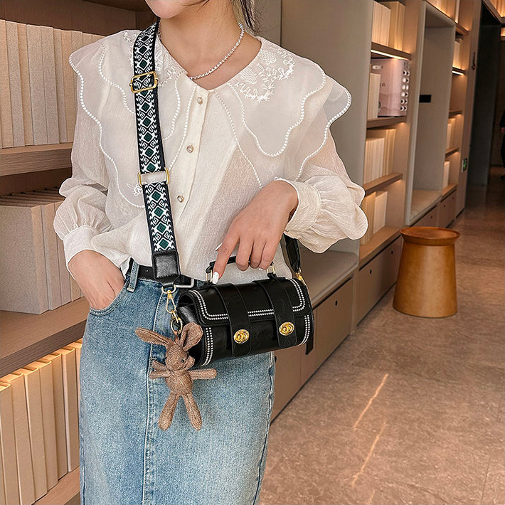 Túi Xách Nữ Đeo Chéo Đeo Vai Quai Xách Kèm Thỏ Quảng Châu - 4057