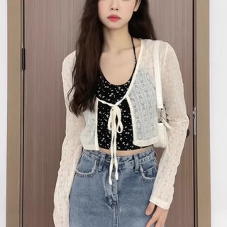 Set áo croptop hoa cổ yếm kèm áo khoác