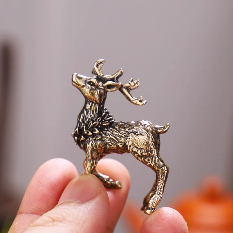 Tượng Tuần Lộc, chất liệu Đồng Vàng-TD305 Thích hợp phối tiểu cảnh, để bàn.
