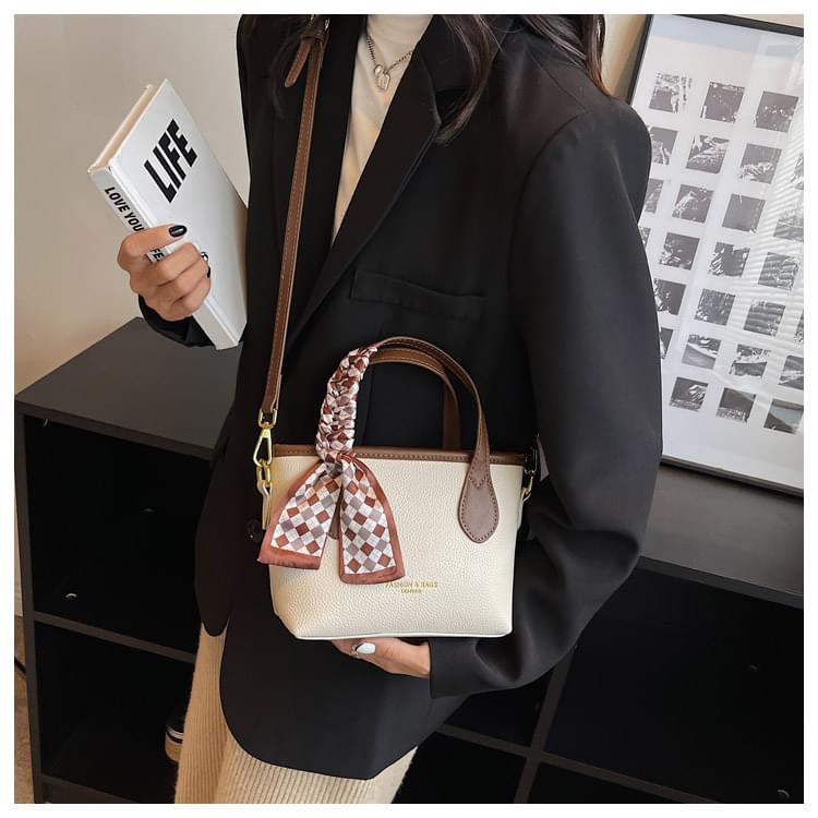 Túi Nữ Đeo Chéo Dáng Xinh Thiết Kế Phong Cách Thời Trang Hàn Quốc Cá Tính Lịch Lãm Siêu Hot - TN13 | BigBuy360 - bigbuy360.vn