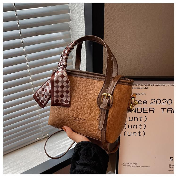 Túi Nữ Đeo Chéo Dáng Xinh Thiết Kế Phong Cách Thời Trang Hàn Quốc Cá Tính Lịch Lãm Siêu Hot - TN13 | BigBuy360 - bigbuy360.vn