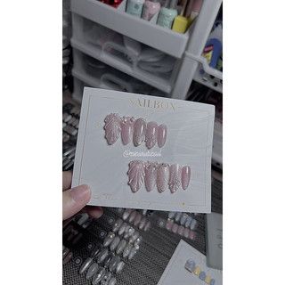Mắt mèo hồng vẽ sò charm trai