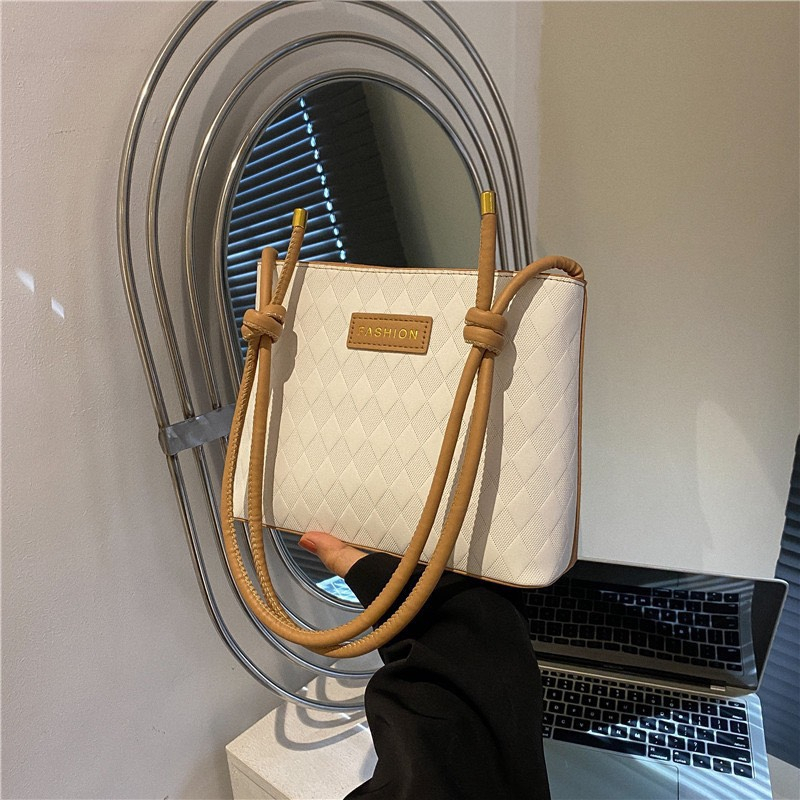 Túi nữ đeo chéo dáng xinh túi xách nữ đẹp cá tính thiết kế thời trang Hàn Quốc Da Mềm Khoá Hoa Siêu Hot - TN23 | BigBuy360 - bigbuy360.vn