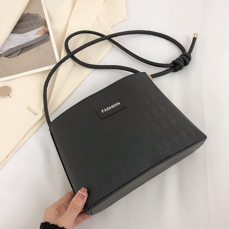 Túi nữ đeo chéo dáng xinh túi xách nữ đẹp cá tính thiết kế thời trang Hàn Quốc Da Mềm Khoá Hoa Siêu Hot - TN23 | BigBuy360 - bigbuy360.vn