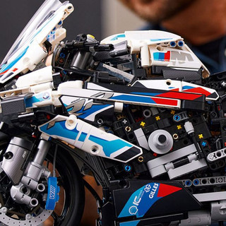 BỘ LẮP RÁP LEGO TECHNIC 42130 SIÊU MÔ TÔ BMW