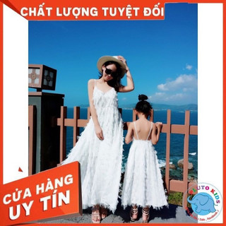 Set váy trắng maxi mẹ và bé đi biển