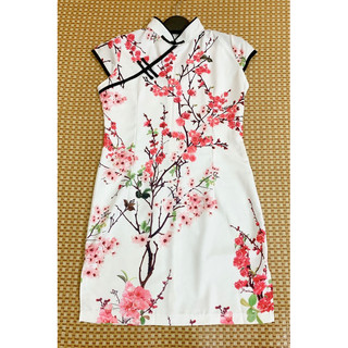 Sườn xám 2hand tag hiệu hoạ tiết hoa đào siêu sắc nét