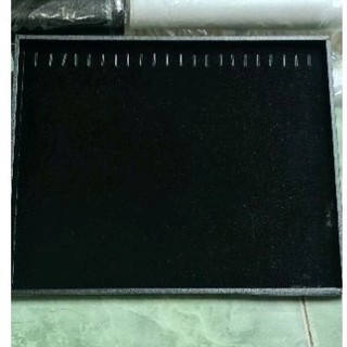 Khay trưng bày dây chuyền có móc không nắp 33x27x2cm,khay nhung trưng dây chuyền