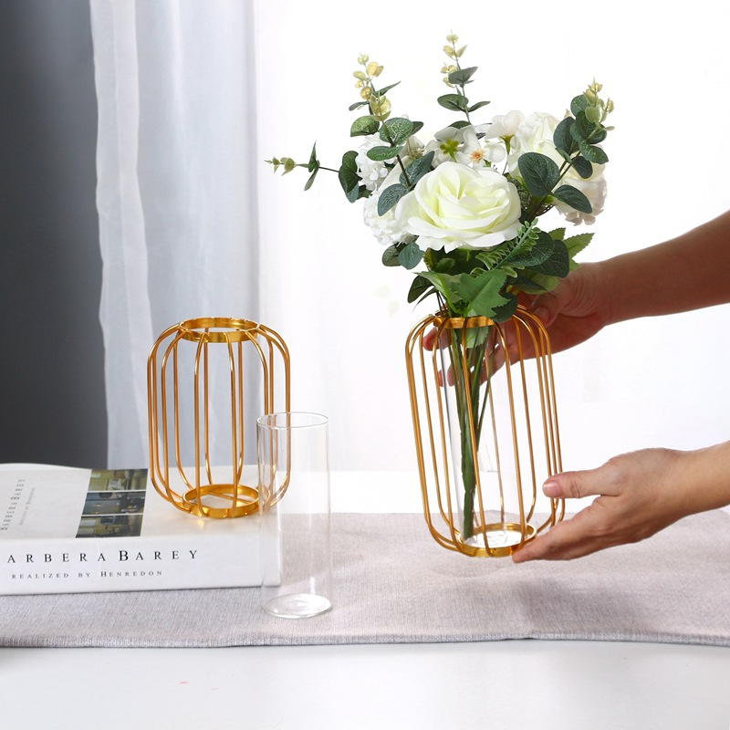 Lọ hoa thuỷ tinh khung kim loại mạ vàng trang trí phòng khách cao 20 cm