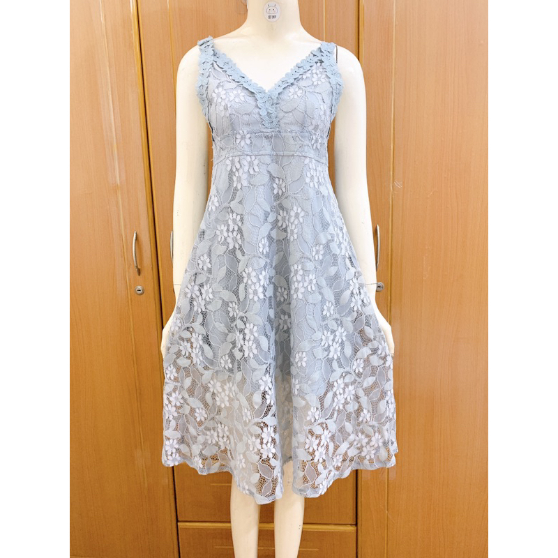 Đầm 2hand hiệu Miss One ren xanh ánh nhũ nhẹ