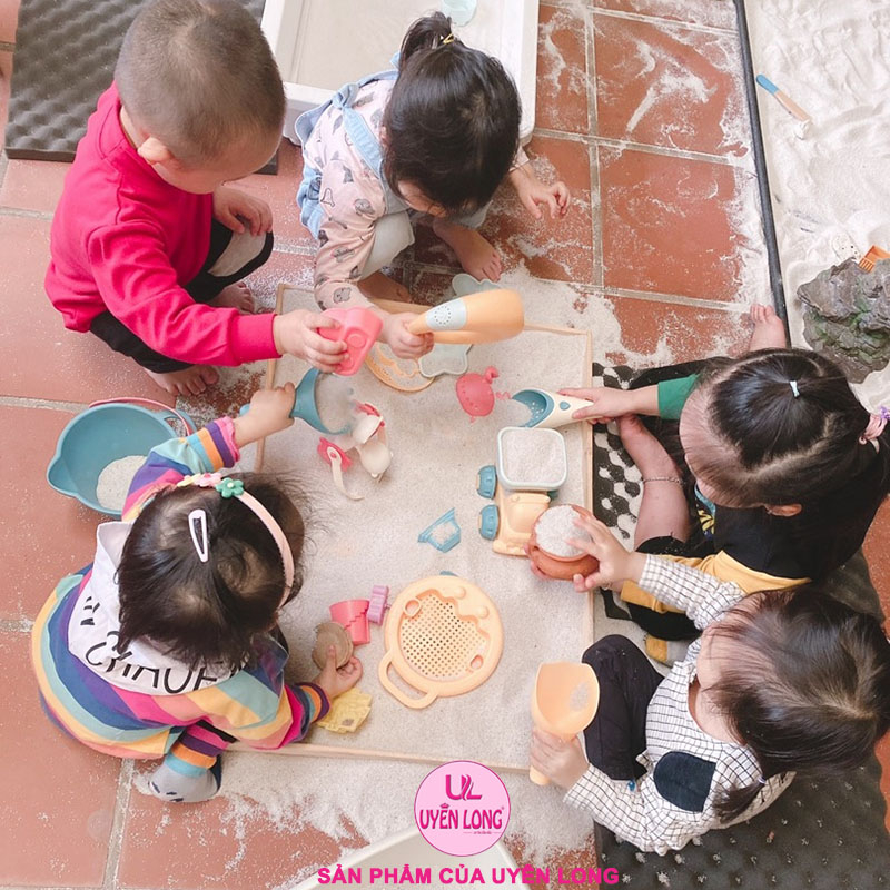 Bộ Đồ Chơi Xúc Cát Bãi Biển Dành Cho Bé, Nhựa Cao Cấp An Toàn Cho Bé Khi Chơi, Chi Tiết Hoạt Hình Dễ Thương