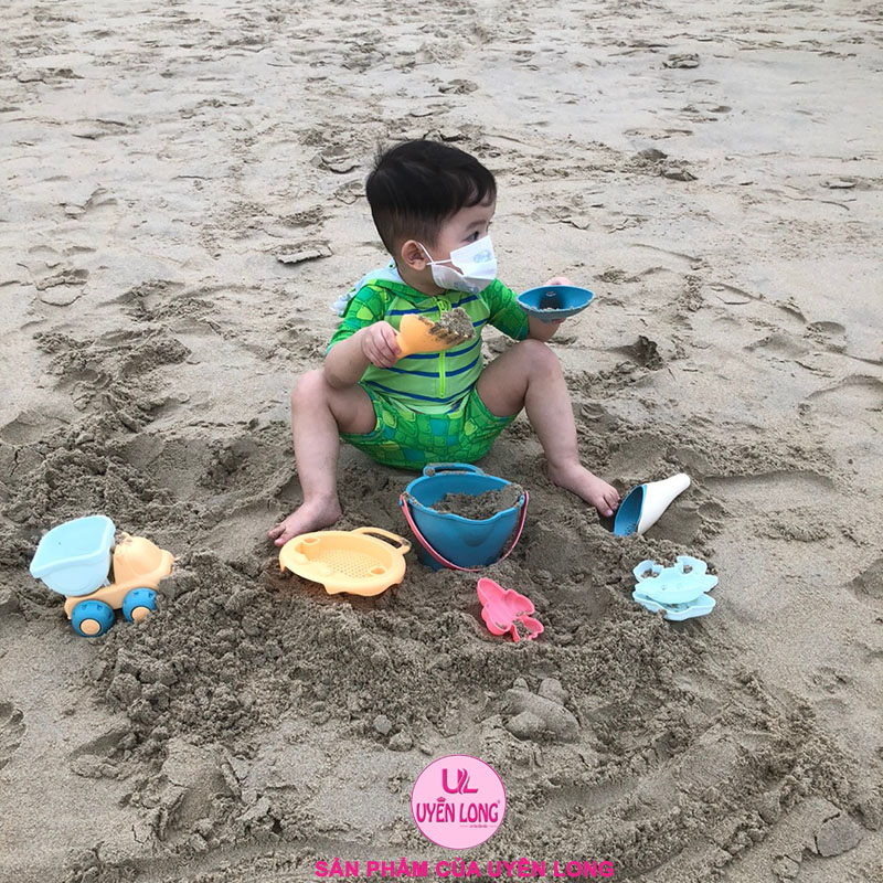 Bộ Đồ Chơi Xúc Cát Bãi Biển Dành Cho Bé, Nhựa Cao Cấp An Toàn Cho Bé Khi Chơi, Chi Tiết Hoạt Hình Dễ Thương