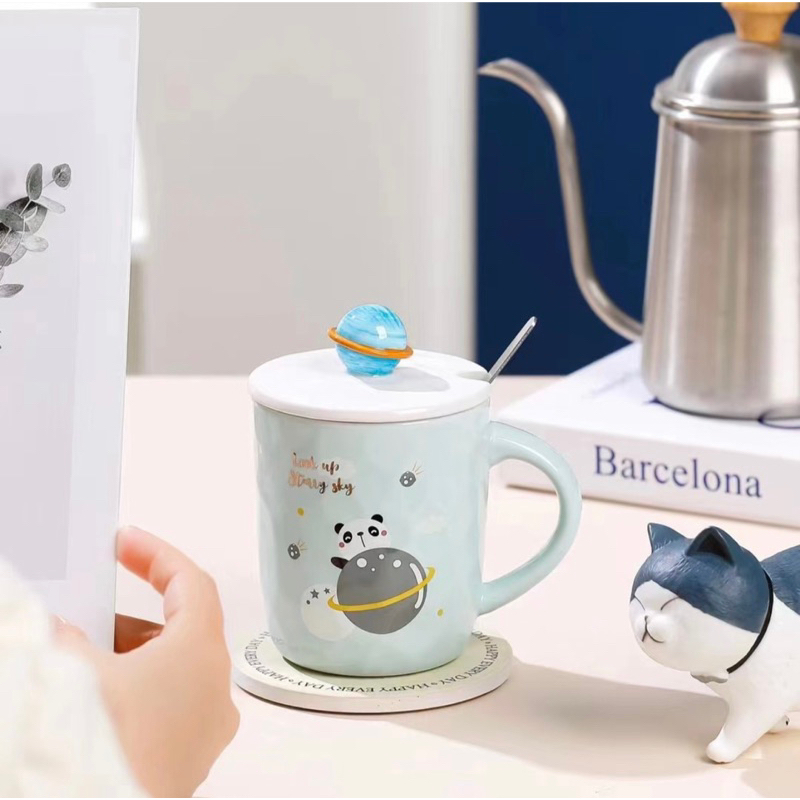 Ly cốc sứ có nắp kèm thìa chú gấu du hành vũ trụ dễ thương 350ml
