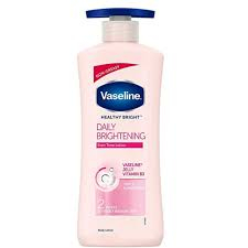 Sữa dưỡng thể trắng da Vaseline 725ml/chai