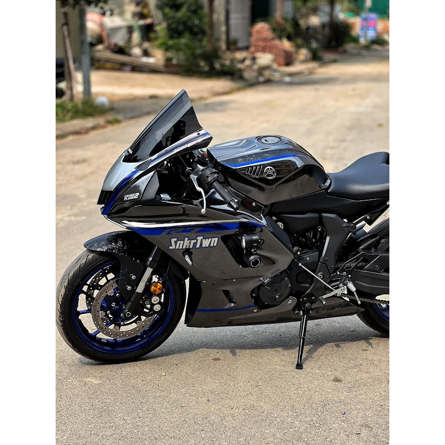 Kính chắn gió r7/ yzf r7 chính hãng maxtec