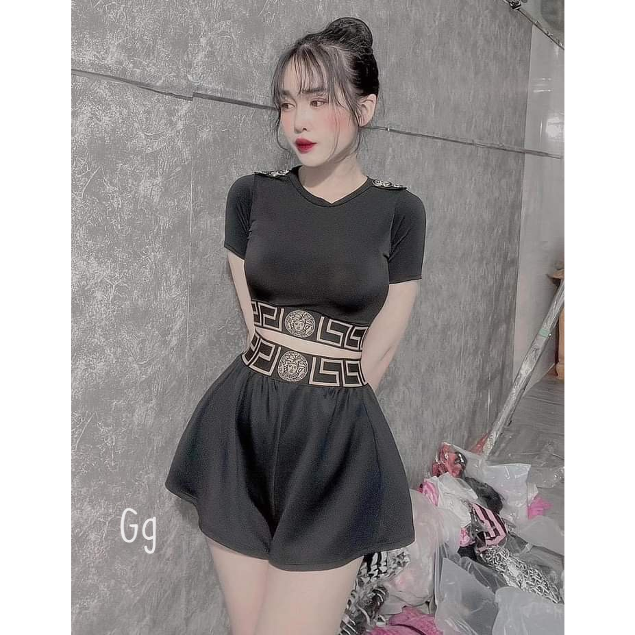 Set bộ nữ áo thun tay ngắn đính nút vai mix quần đùi xòe chất thun gân kèm đai in hình xinh xắn