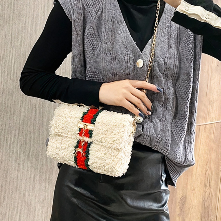 Túi handmade tự đan, túi đeo chéo len xù phối sọc đỏ thời trang sang trọng - Có video hướng dẫn DIY206