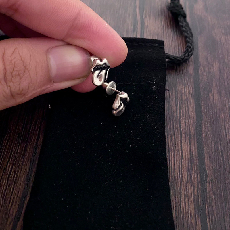 Bông tai loringstore cái lưỡi