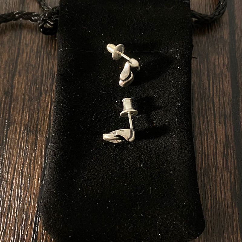 Bông tai loringstore cái lưỡi