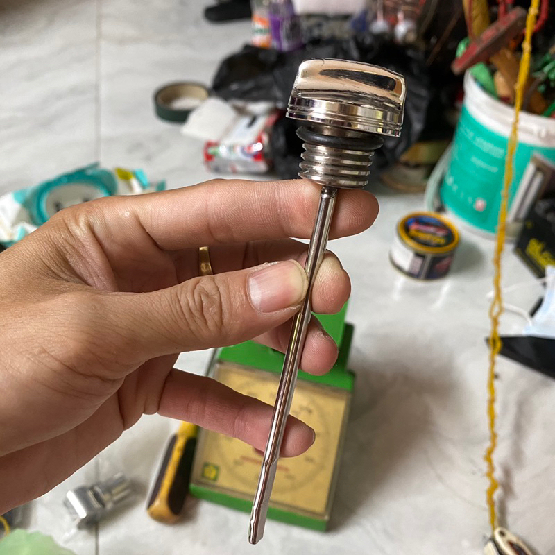 ty nhớt inox nguyên khối gắn xe máy