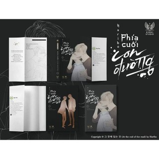 Standee phía cuối con đường