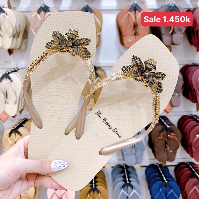 Dép Đế Vuông Kim Tuyến Sợi Kem Đính Phụ Kiện Ong