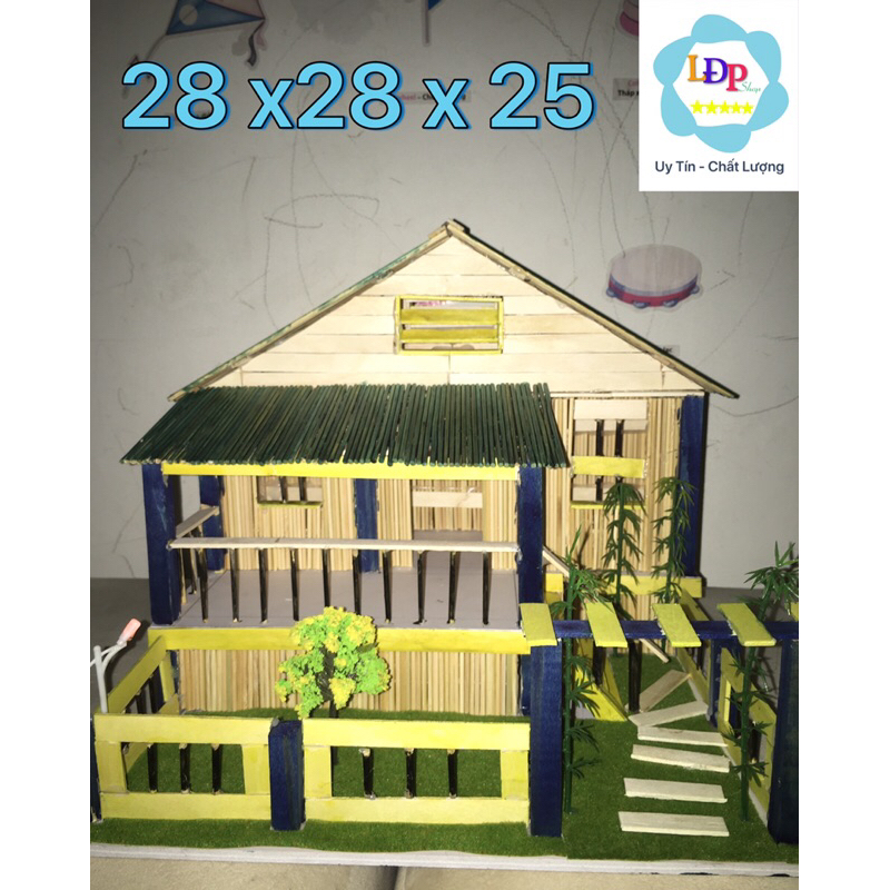 Mô hình nhà sàn làm từ tăm tre