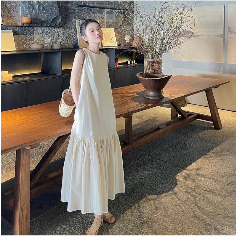 Vây babydoll màu be xât nách dài đuôi cá