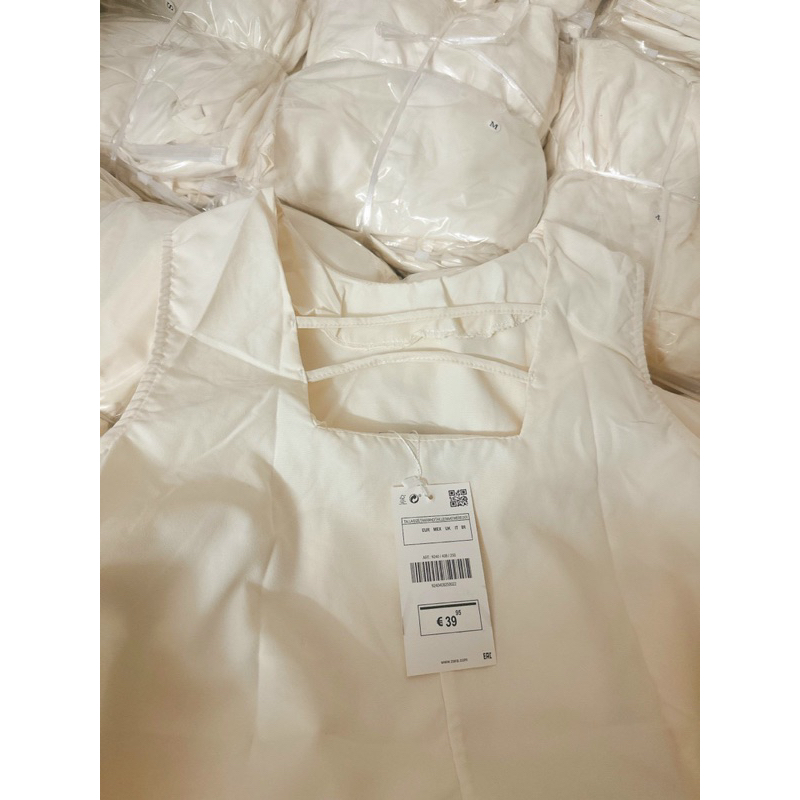 Vây babydoll màu be xât nách dài đuôi cá