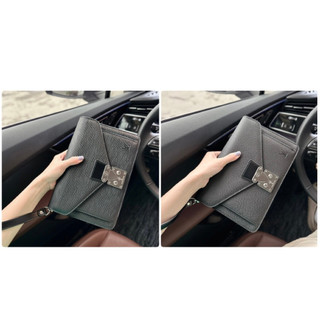 Clutch lv thames da tăm- sần sz25