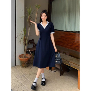 Đầm xanh đen cổ V phối trắng