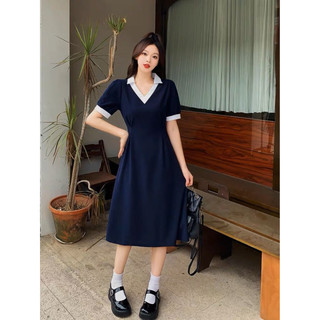 Đầm xanh đen cổ V phối trắng