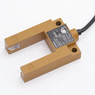 Cảm biến sensor U omron E3S-GS3E4 vỏ nhựa TBD149