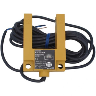 Cảm biến sensor U omron E3S-GS3E4 vỏ nhựa TBD149