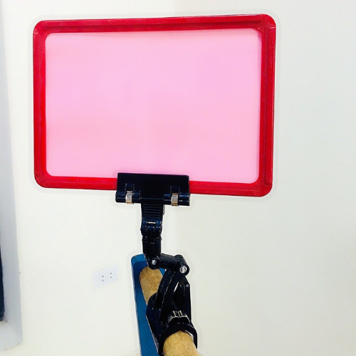 Kẹp siêu thị V05 đen - trắng dùng để giới thiệu, trưng bày sản phẩm, tạo sự thu hút khách hàng