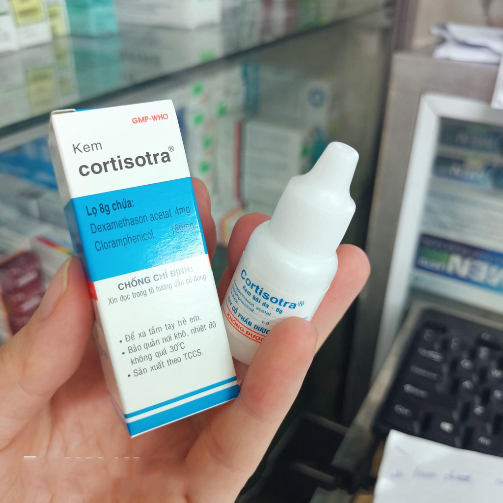 CORTISOTRA lọ 8g KEM BÔI DA