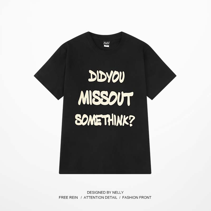 Áo thun Nelly ngắn tay in hình "MISS OUT" áo phông